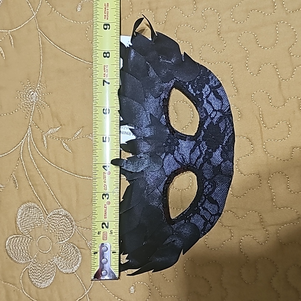 Hat and Masquerade Mask - Picture 8 of 10